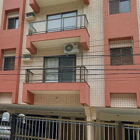 Apartamento Climatizado a 150 Metros da Praia-3